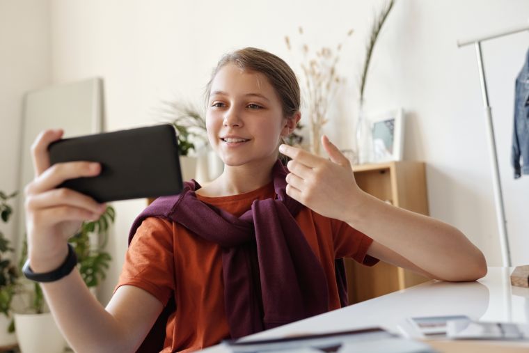 6 Of The Best Apps and Tools For Staying In Touch With Your Family and Friends